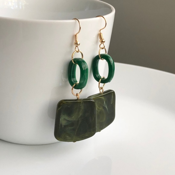 NEW Acrylic Forest green Earrings - Picture 2 of 4